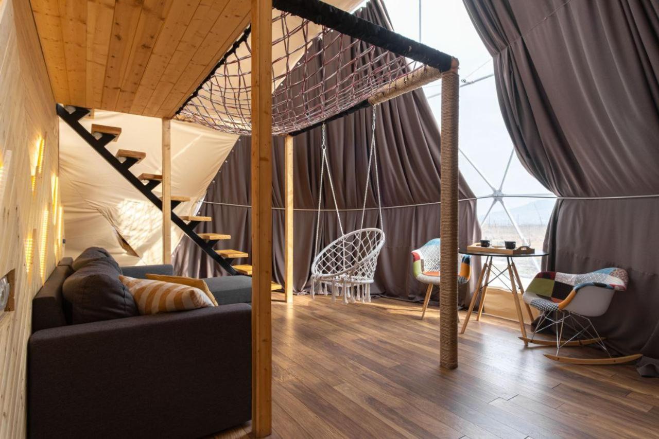 Jewelberry Glamping Hotel Tbilisi Mtsʼkhetʼa エクステリア 写真