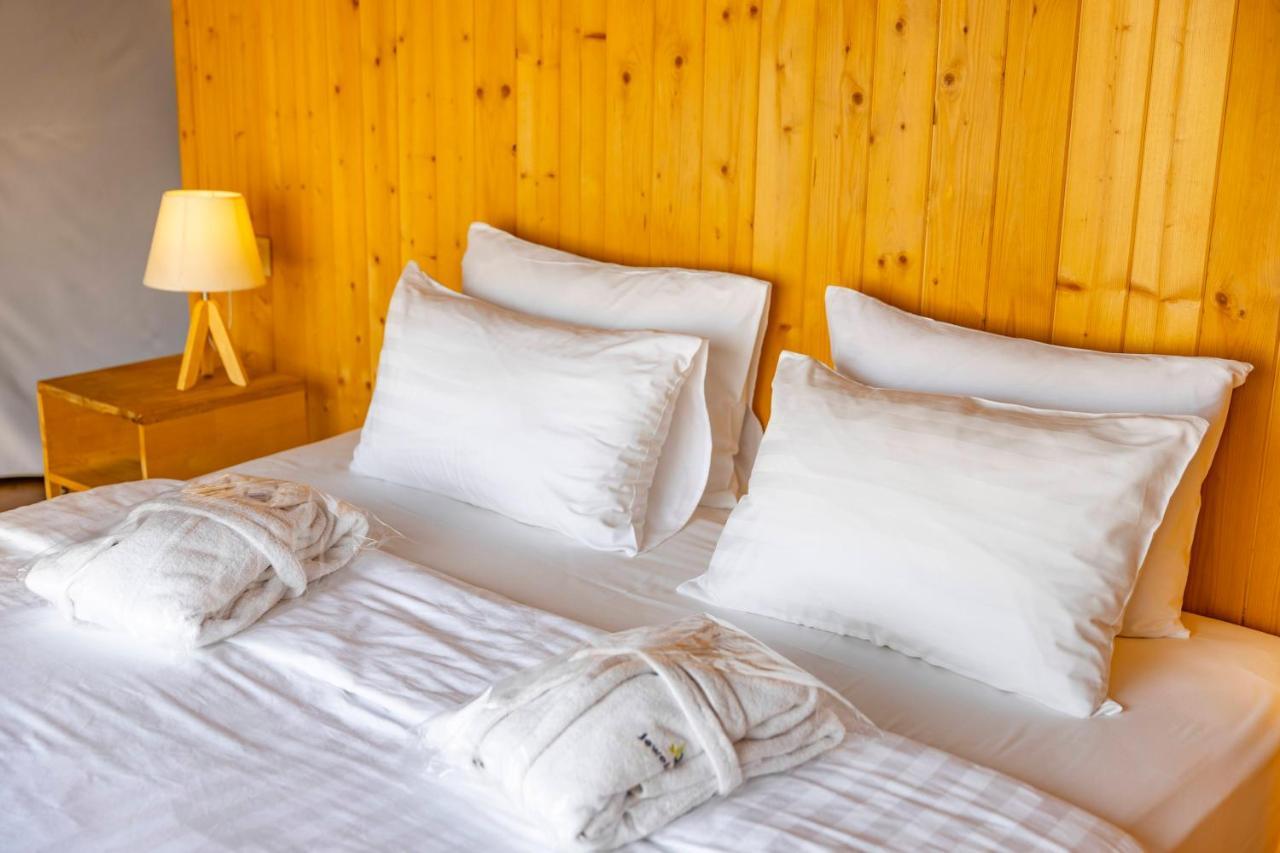 Jewelberry Glamping Hotel Tbilisi Mtsʼkhetʼa エクステリア 写真